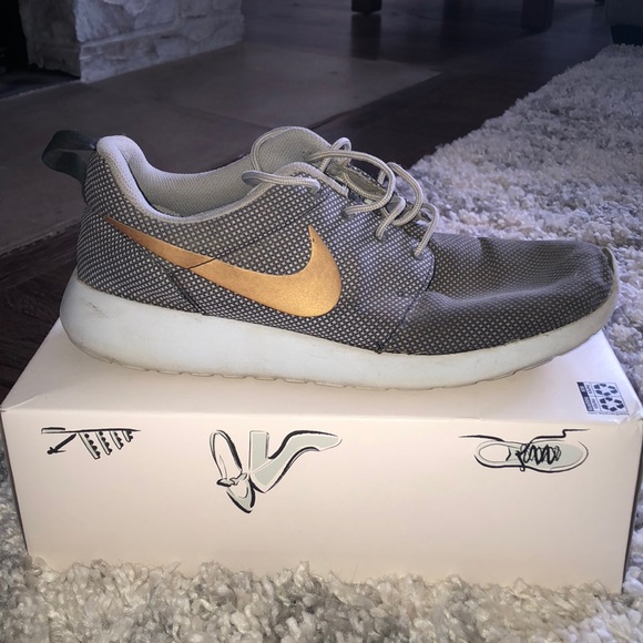 Gray and Gold Nike Roshes - Picture 2 of 2